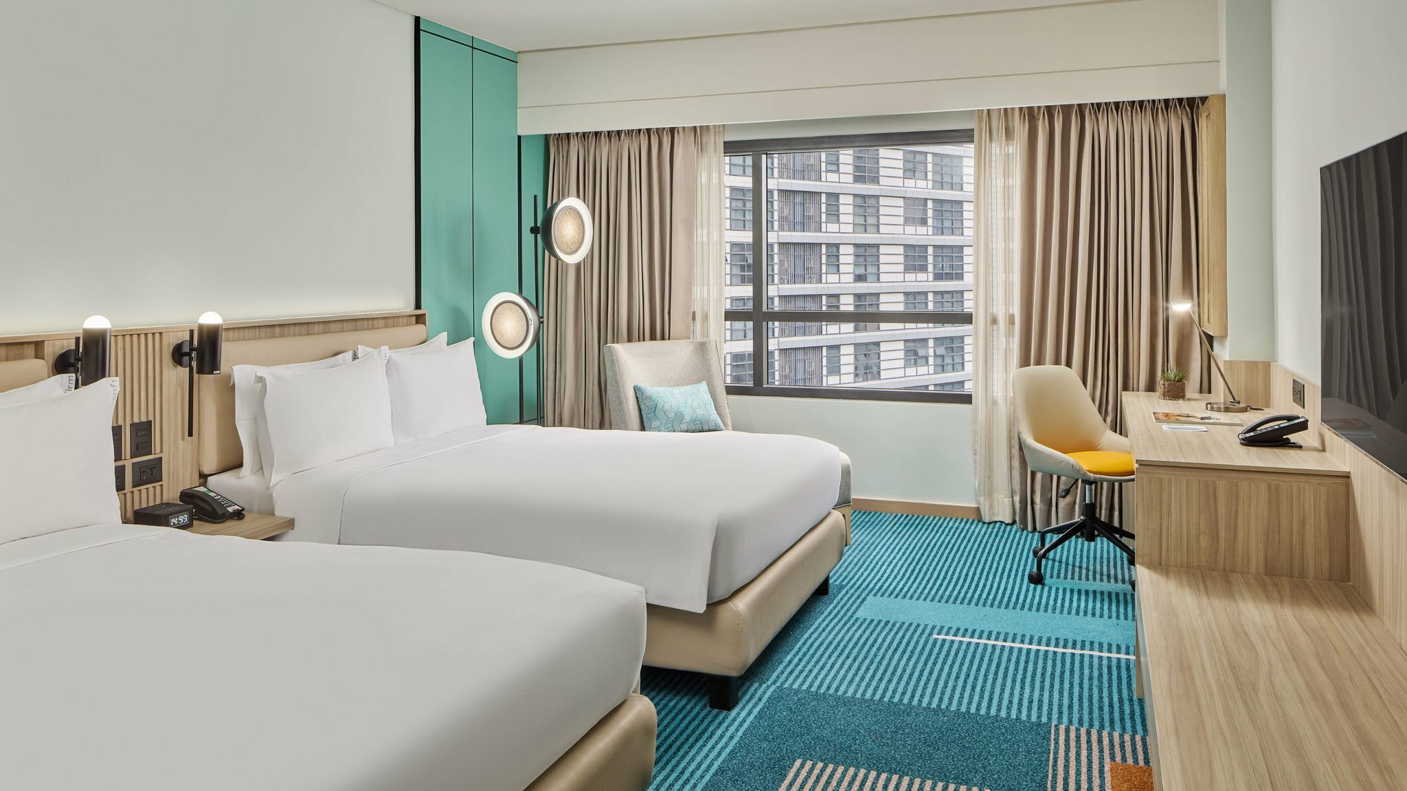 Фото Holiday Inn & Suites Makati, an Ihg Hotel