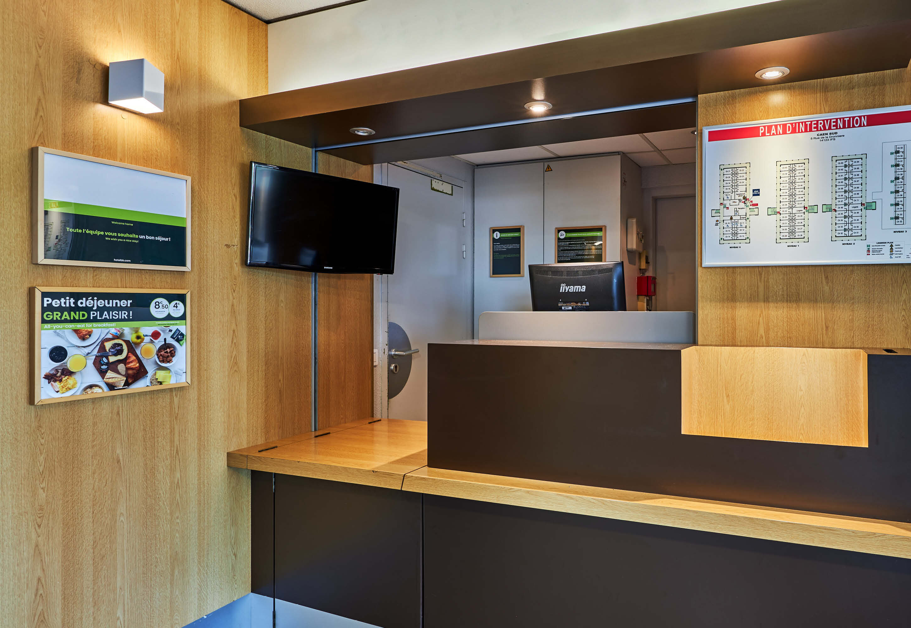 Фото B&b Hotel Caen Sud