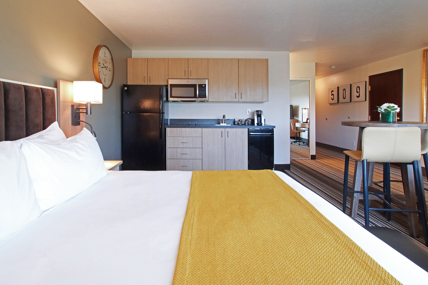 Фото Oxford Suites Spokane Valley