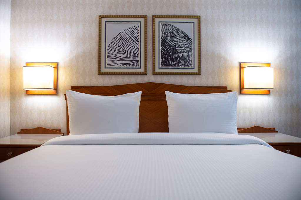 Фото Radisson Blu Martinez Hotel, Beirut