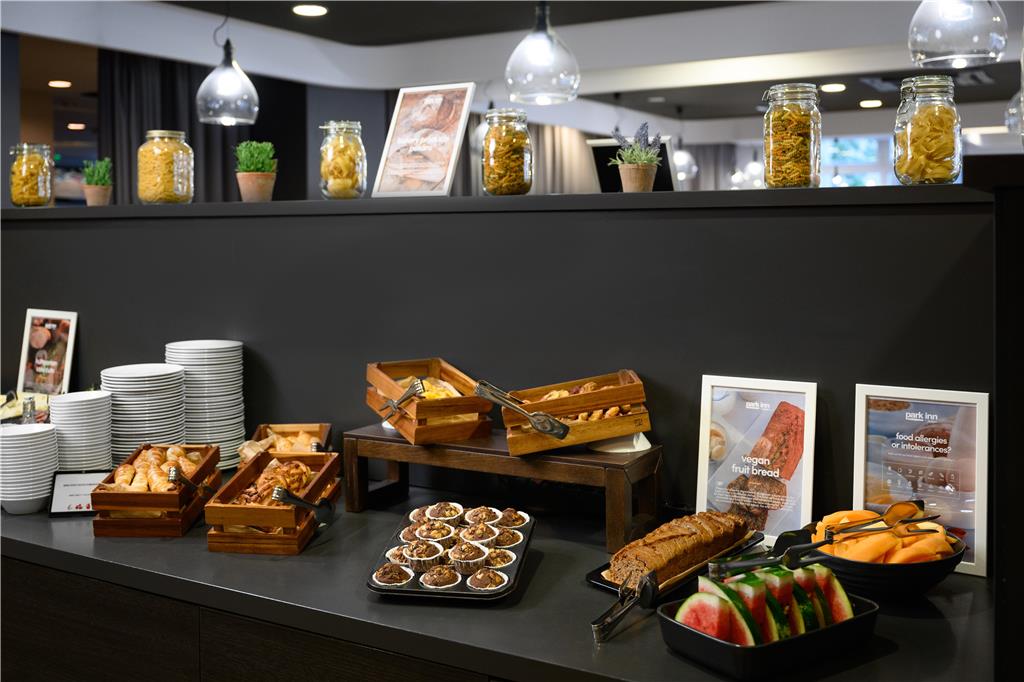 Фото Park Inn by Radisson Budapest