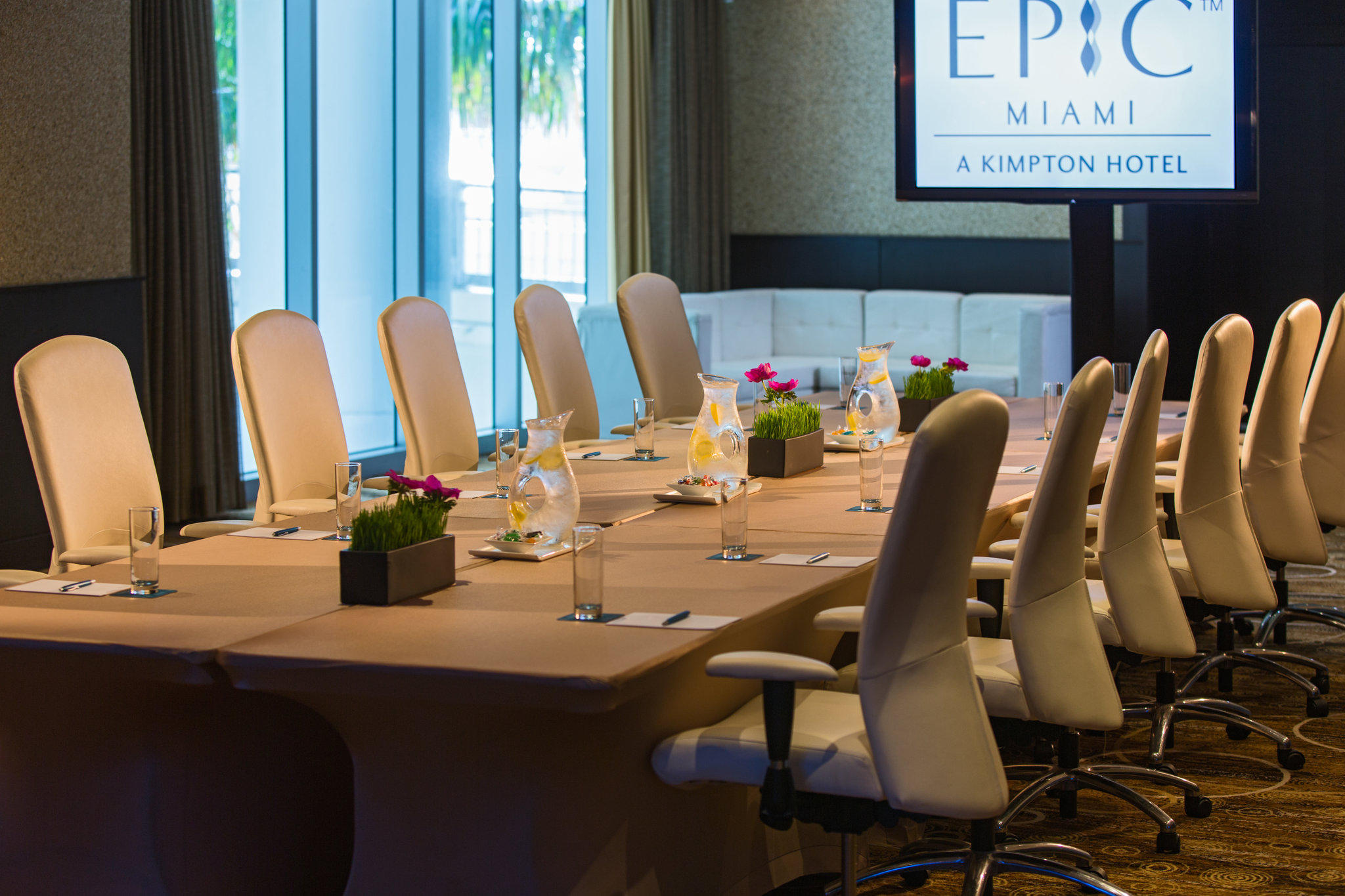 Фото Kimpton Epic Miami