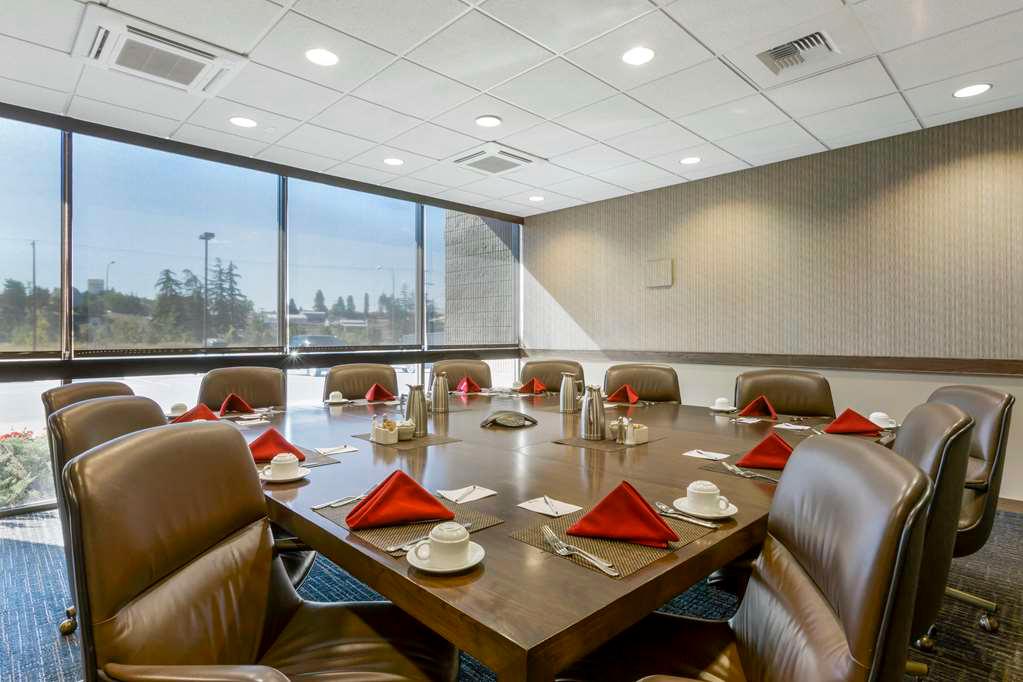 Фото Best Western Plus University Inn