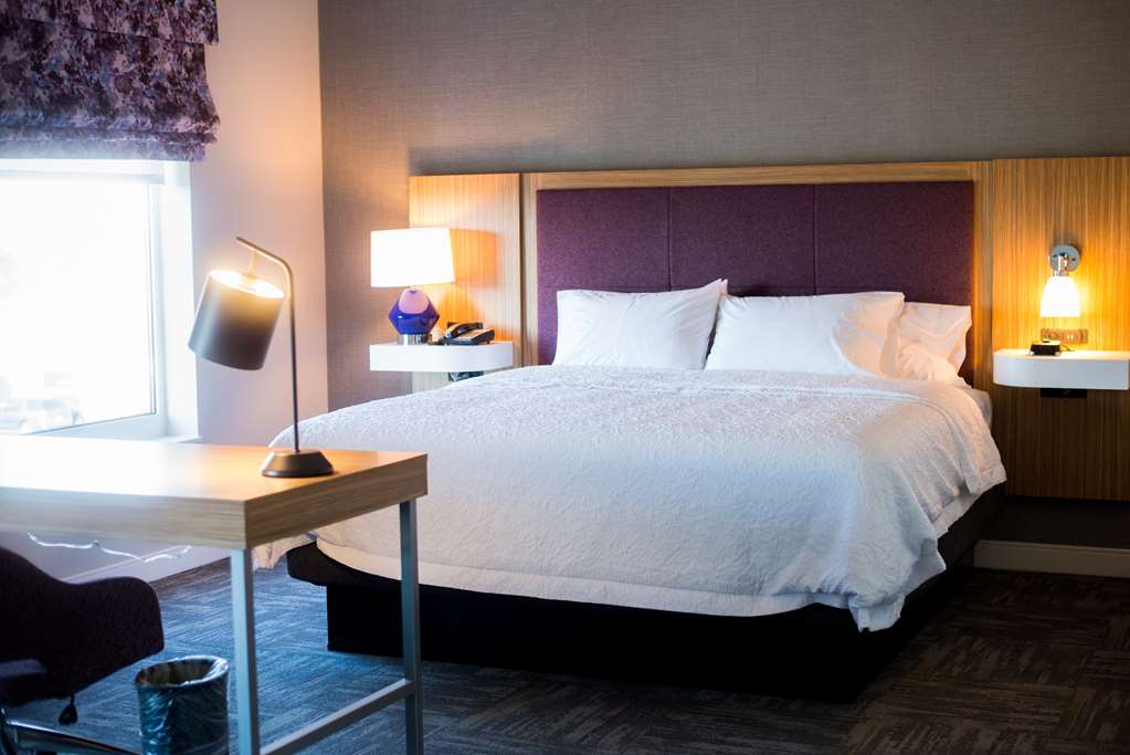 Фото Hampton Inn & Suites by Hilton Warrington Horsham