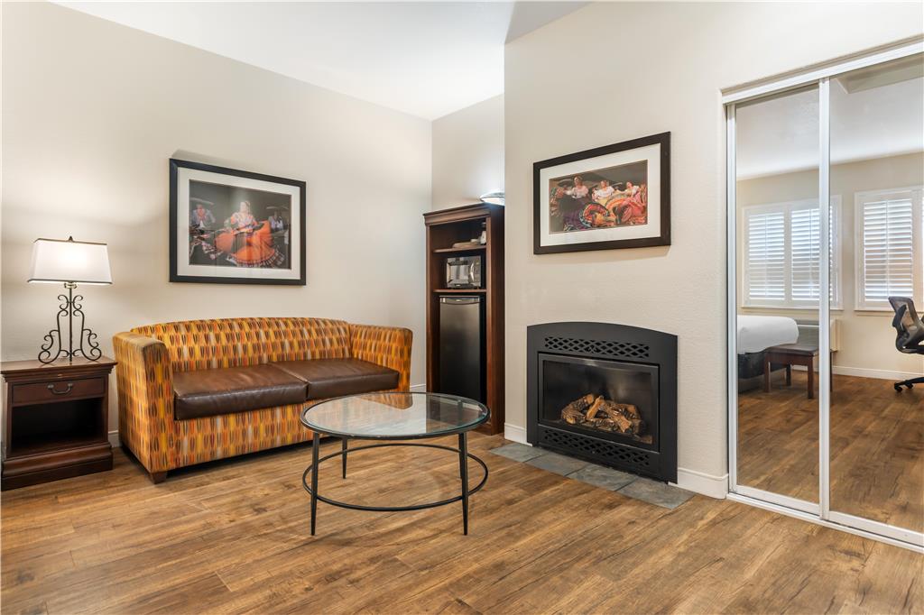 Фото Best Western Rose Garden Inn