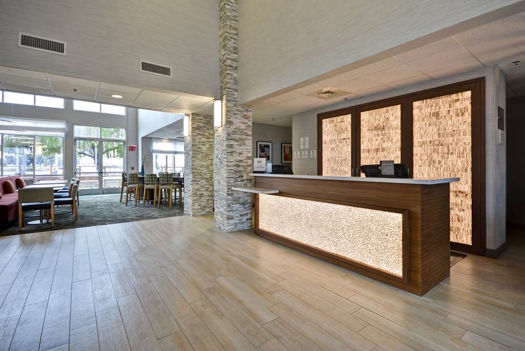 Фото Homewood Suites by Hilton Oakland Waterfront