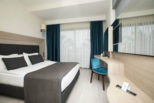 Гостиница Falcon Hotel в Анталье