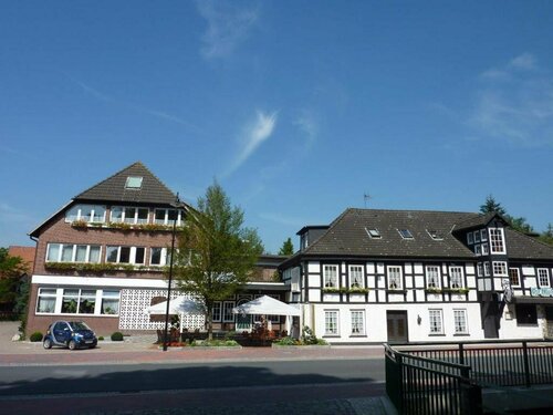Гостиница Akzent Hotel Zur Wasserburg Hotel Garni - bed & breakfast в Вильдесхаузене