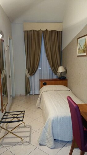 Гостиница Hotel Cavour Asti в Асти
