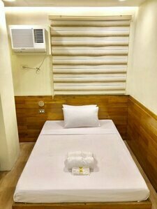 Гостиница Two Seasons Executive Suites в Замбоанге