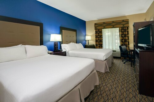 Гостиница Holiday Inn Express & Suites Tower Center New Brunswick в Нью Брансуике