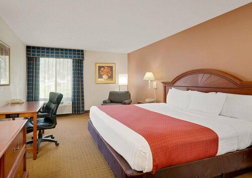 Гостиница Ramada by Wyndham Provo в Прово
