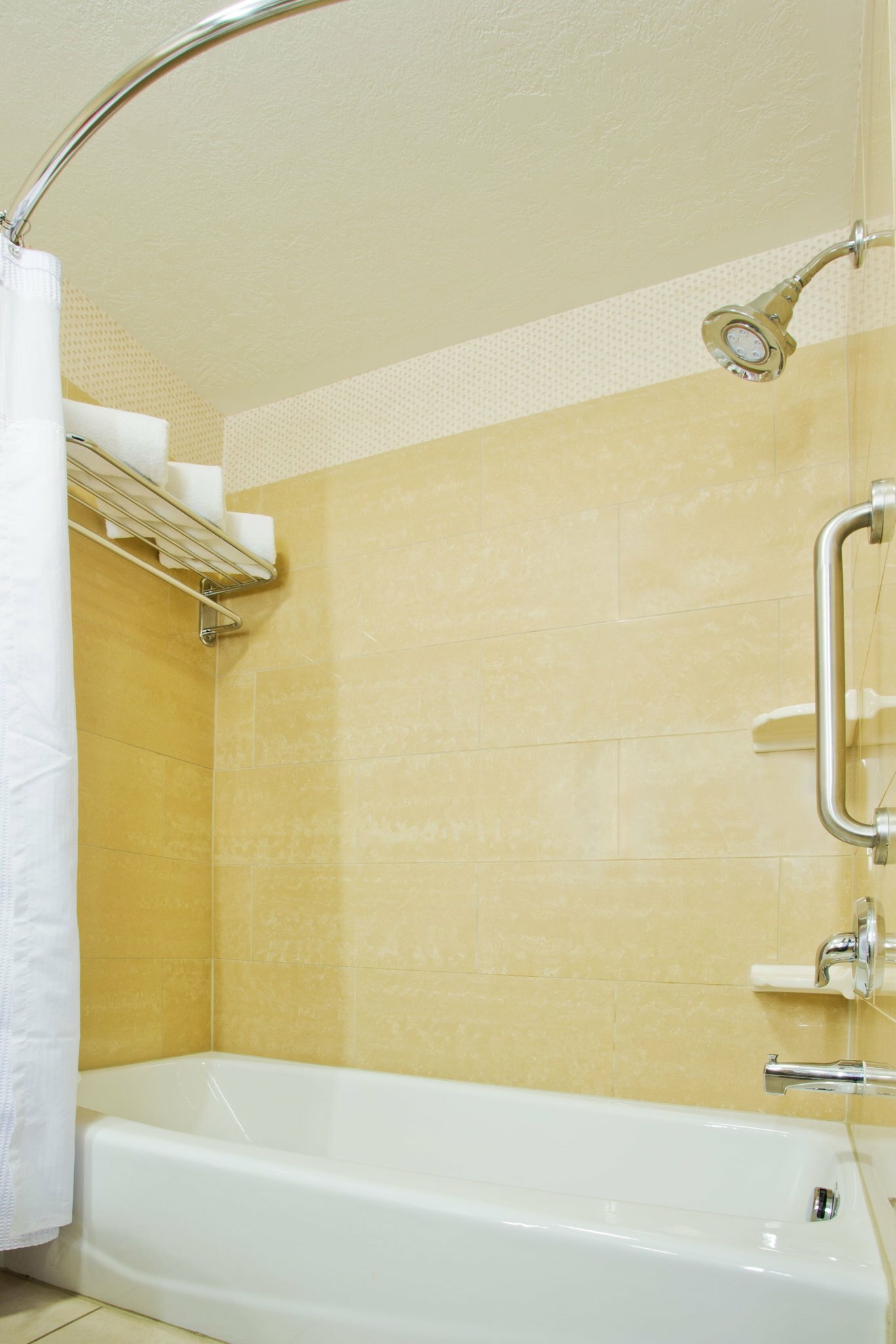 Фото Crowne Plaza Anchorage Midtown, an Ihg Hotel