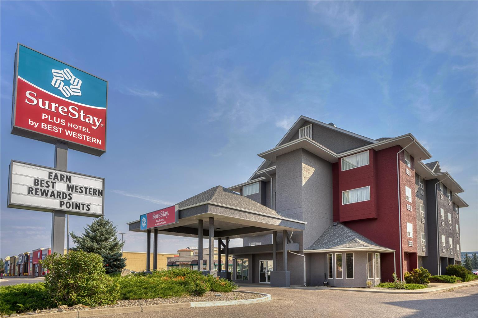 Фото SureStay Plus Hotel by Best Western Lethbridge
