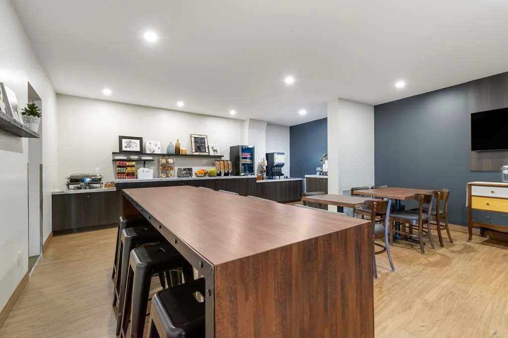 Фото Villa Inn & Suites SureStay Collection by Best Western