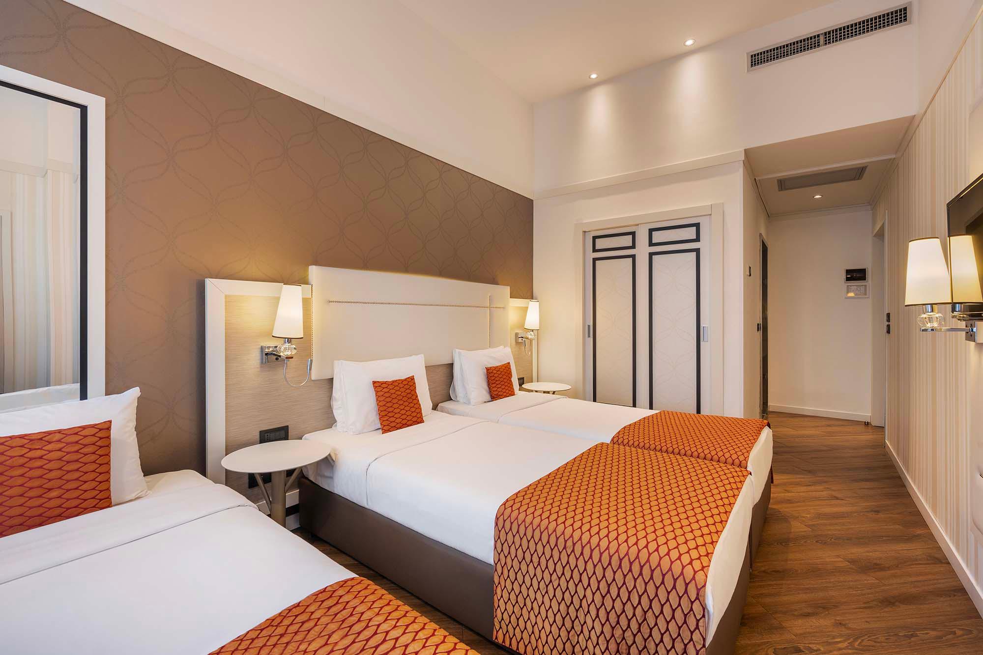 Фото Ikonik Parlament