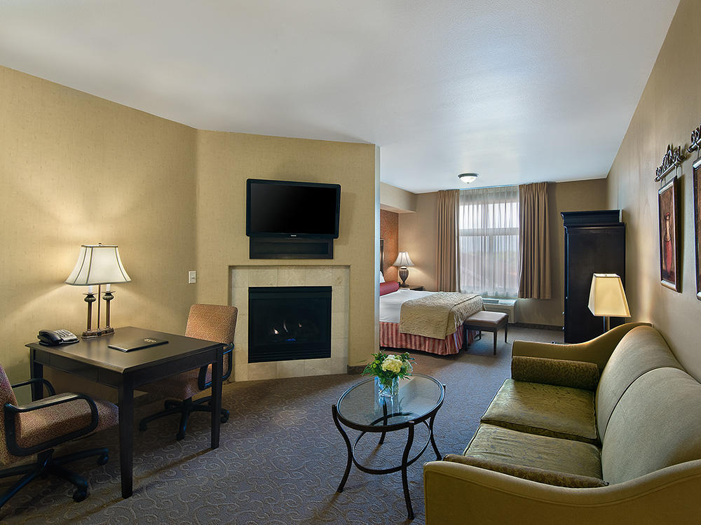 Фото Oxford Suites Boise