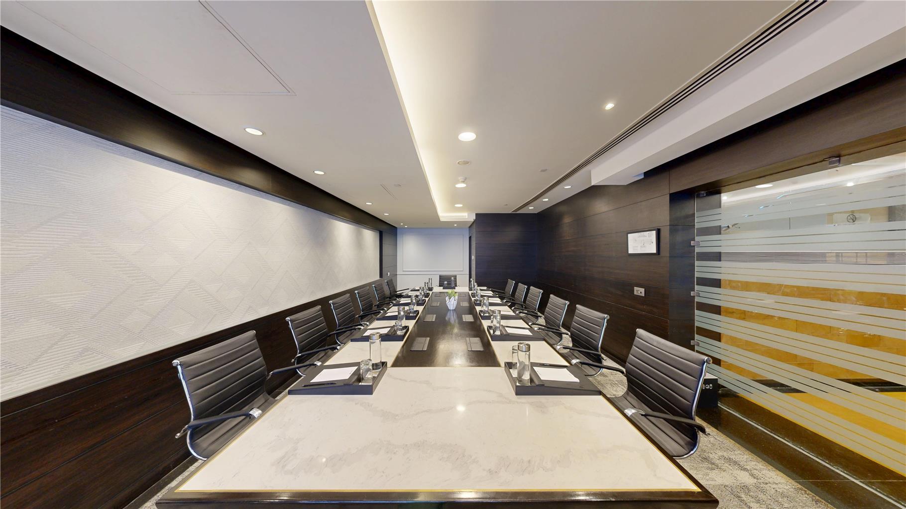 Фото Radisson Blu Marina Hotel, Delhi Connaught Place