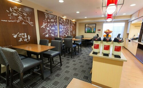 Гостиница TownePlace Suites by Marriott Sunnyvale Mountain View в Саннивейле