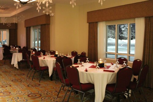 Гостиница Holiday Inn & Conference Center Marshfield, an Ihg Hotel в Маршфилде