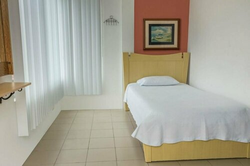 Гостиница Hotel Oceanic Lodge в Эсмеральдасе