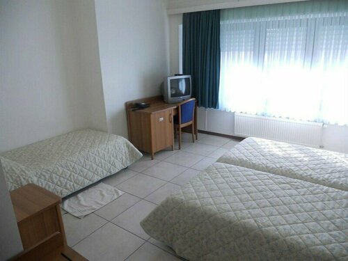 Гостиница Hôtel Carpini в Петанже