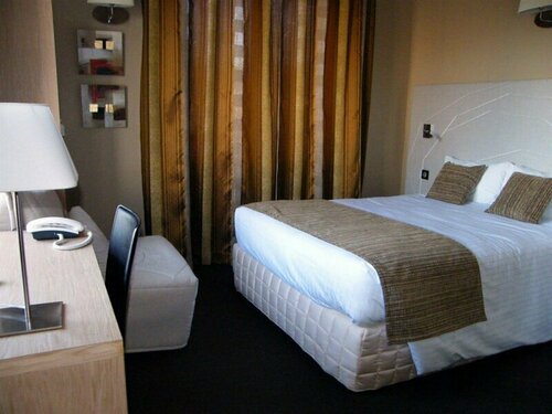 Гостиница Hotel Saint Pierre в Вире