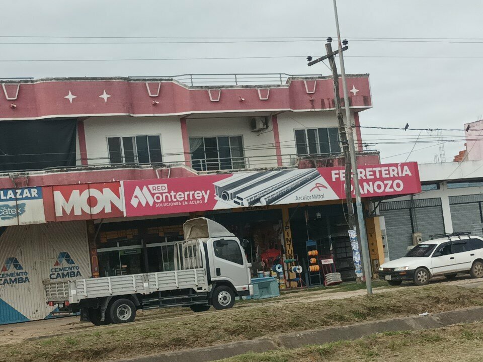 Household goods and chemicals shop Panozo Hardware Store, Santa Cruz de la Sierra, photo