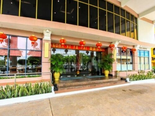 Внешний вид отеля Crystal Crown Hotel в Джохор-Бару, фото 2