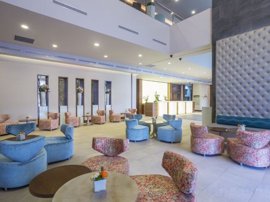 Фото Hilton Garden Inn Tanger City Center 