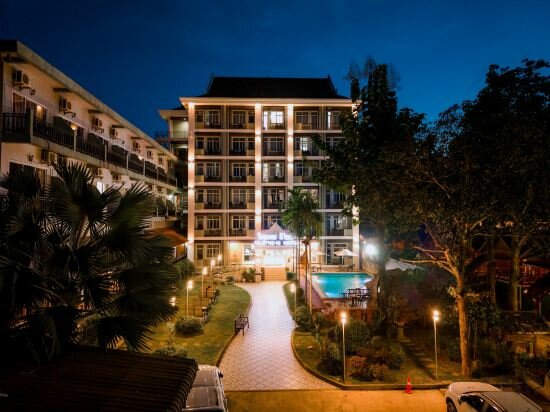 Фото отеля 1