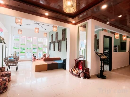 Фото The Center Point