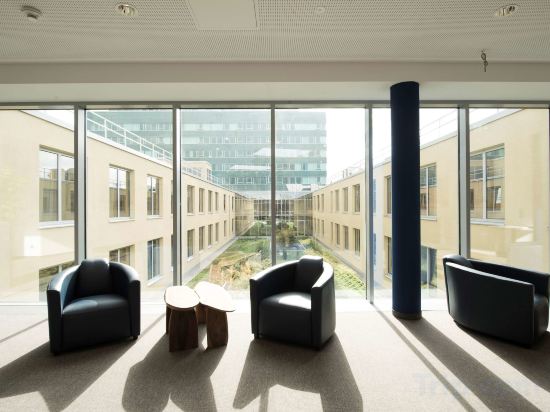 Фото Carathotel Düsseldorf City