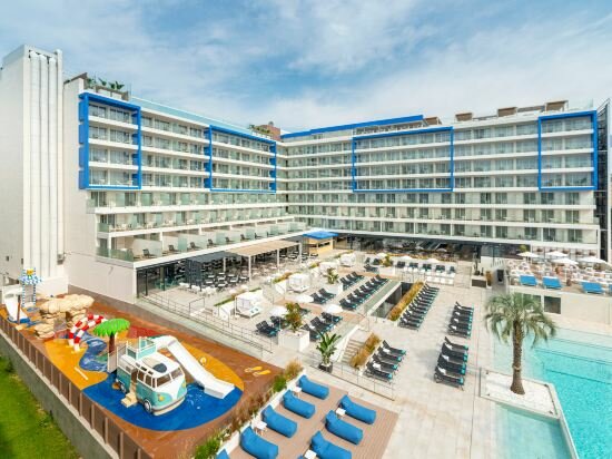 Фото L’Azure Hotel