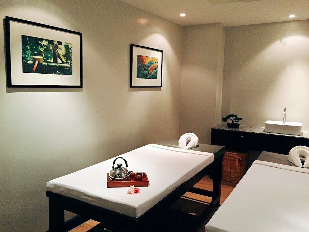 Фото Hotel IKON Phuket