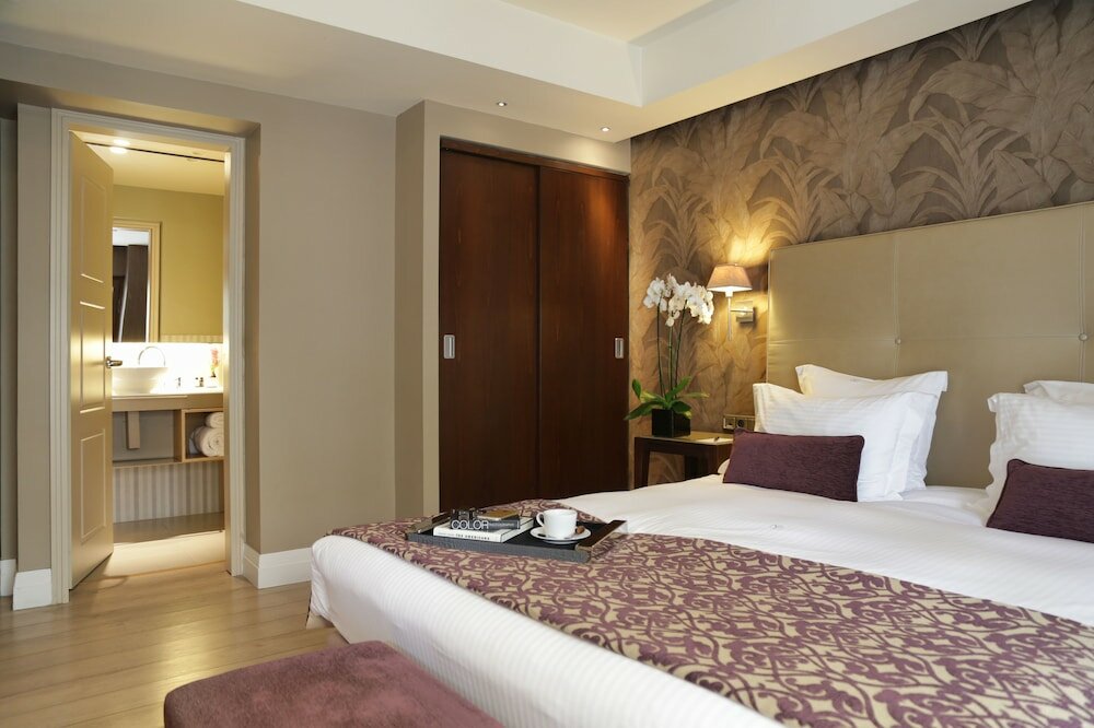 Фото The Y Hotel