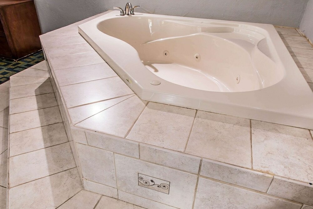 Фото Econo Lodge Cranston - Providence