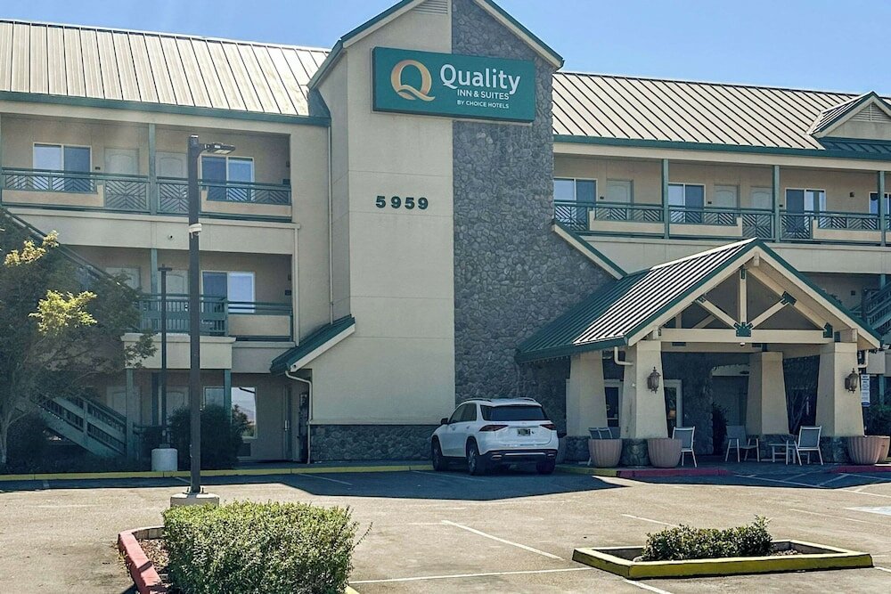 Фото Quality Inn & Suites