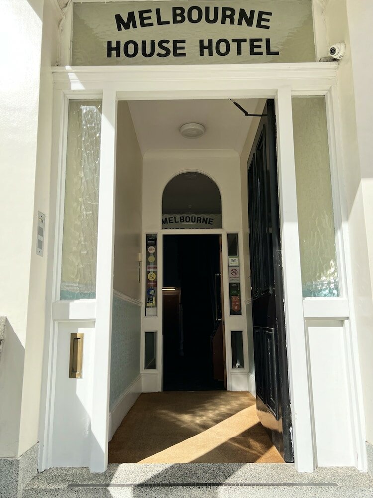 Фото Melbourne House Hotel
