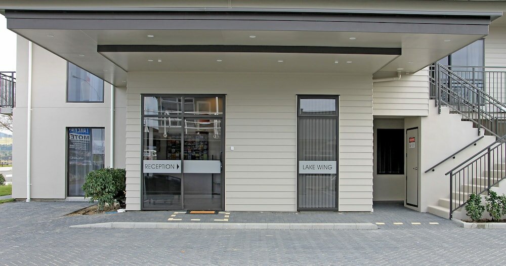 Фото Acacia Lakeview Motel