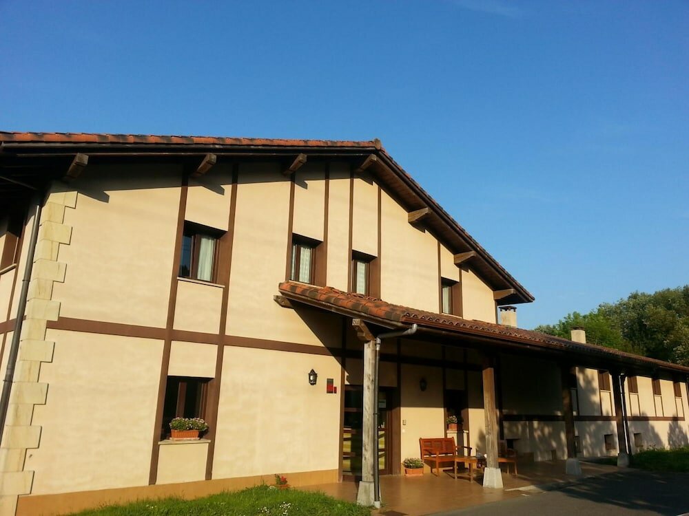 Фото Hotel Ibaigune