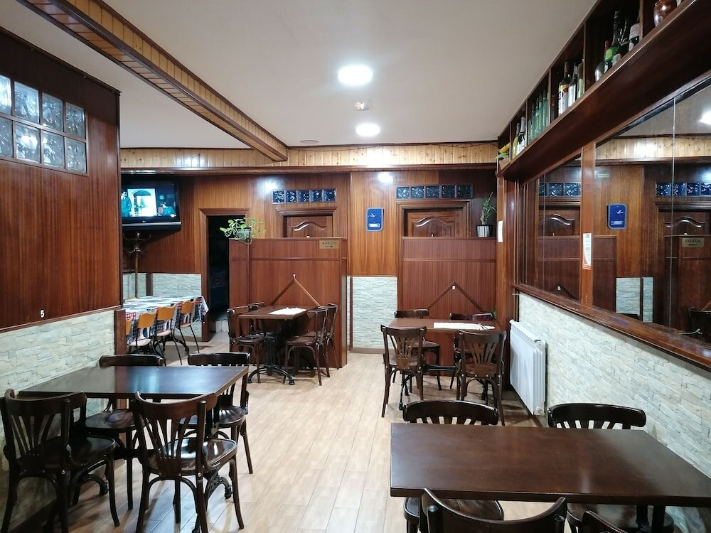 Фото Hostal Adelia