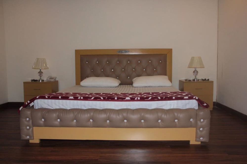 Фото Grand Millennium Hotel