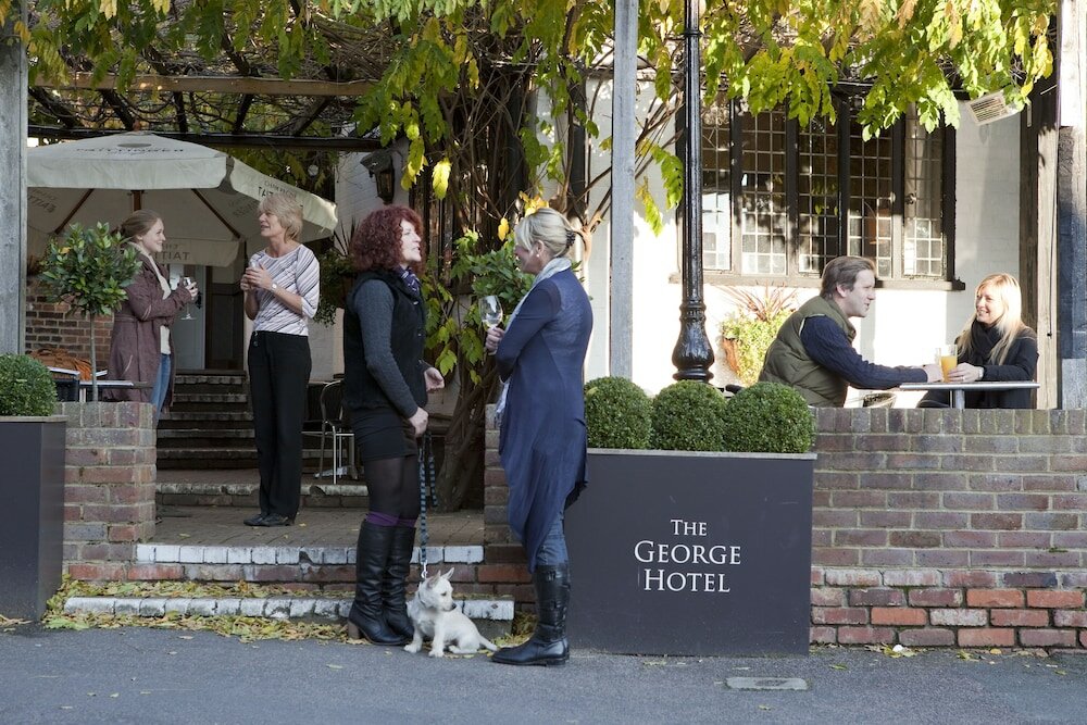 Фото The George Hotel