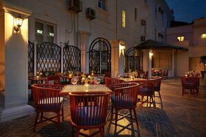 Гостиница Manoir Des Arts Hotel