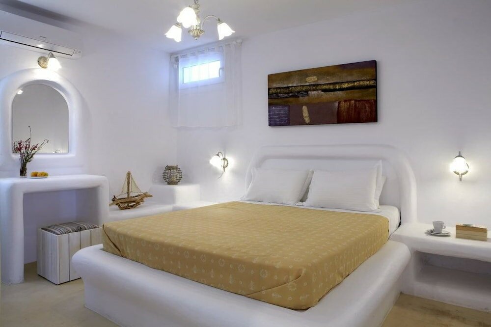 Фото Hotel Mediterranean