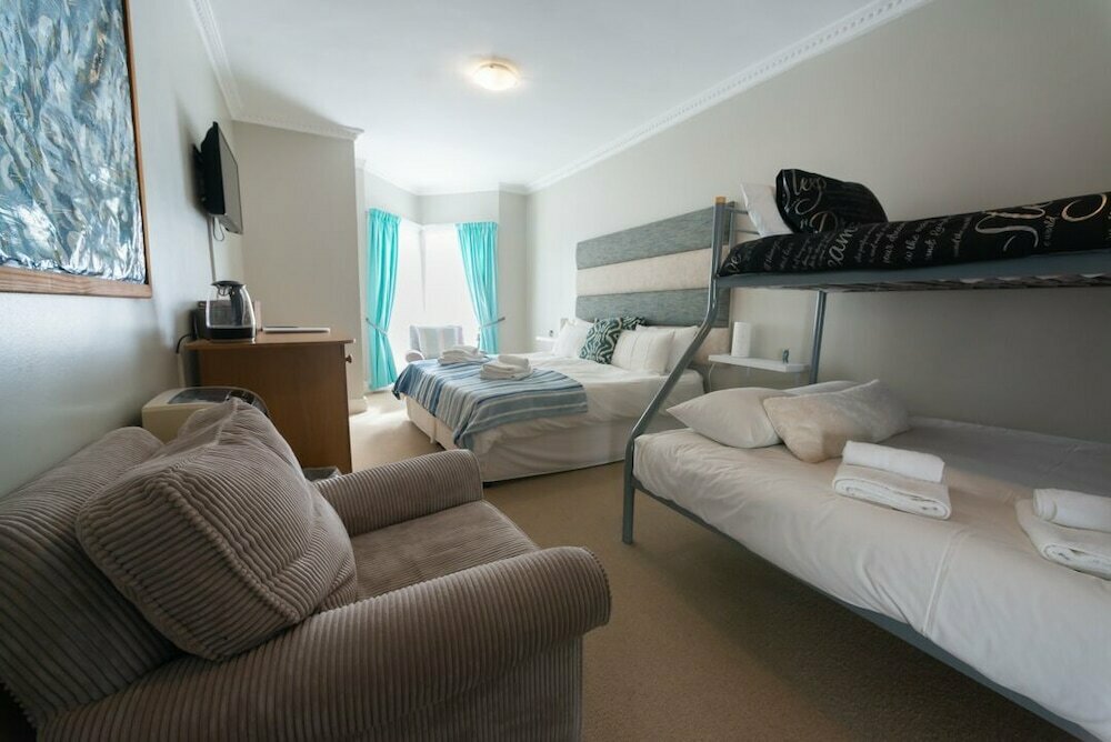 Hotel Fly Me To The Moon Guesthouse, Earth, photo