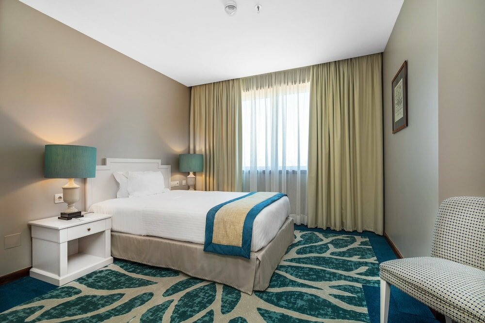 Фото Holiday Inn Porto Gaia