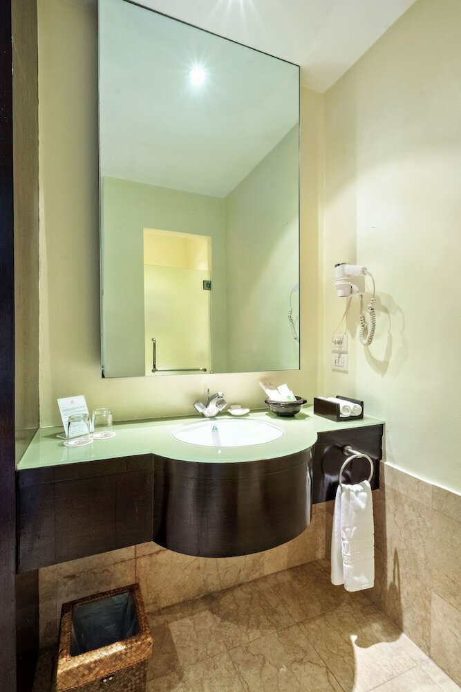 Фото Waterfront Cebu City Hotel & Casino