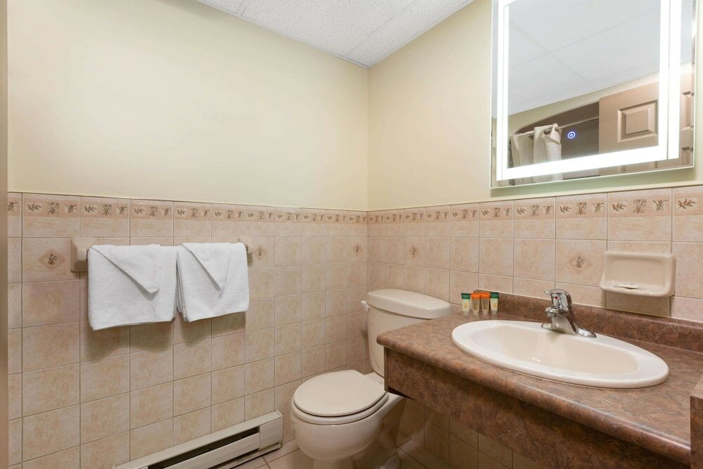 Фото Super 8 by Wyndham Niagara Falls NY